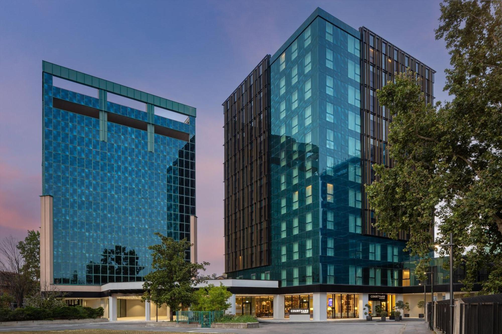 Courtyard By Marriott Milano Linate Hotel Exterior photo